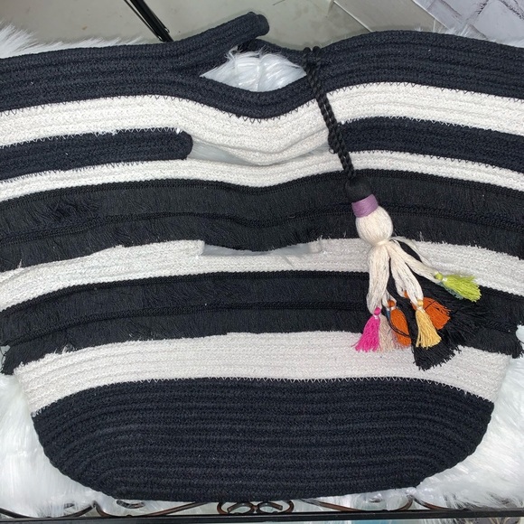 ⭐️NWT Stella & Dot Taj Tote⭐️ - Picture 7 of 7